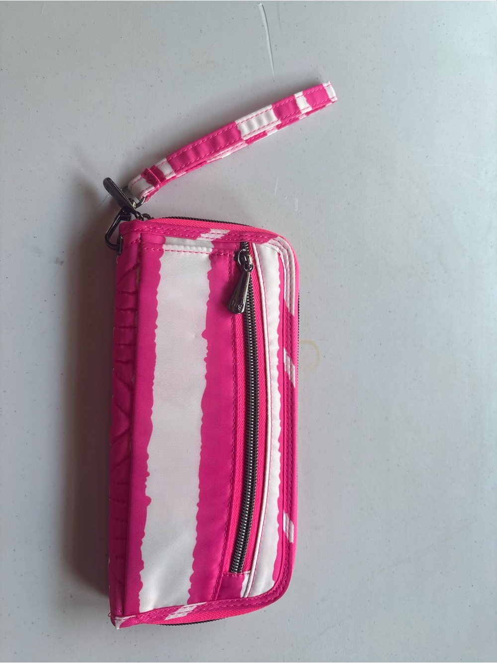 Lug Pink and White Quilted Zip Wallet with Wristlet Strap - Picture 3 of 7